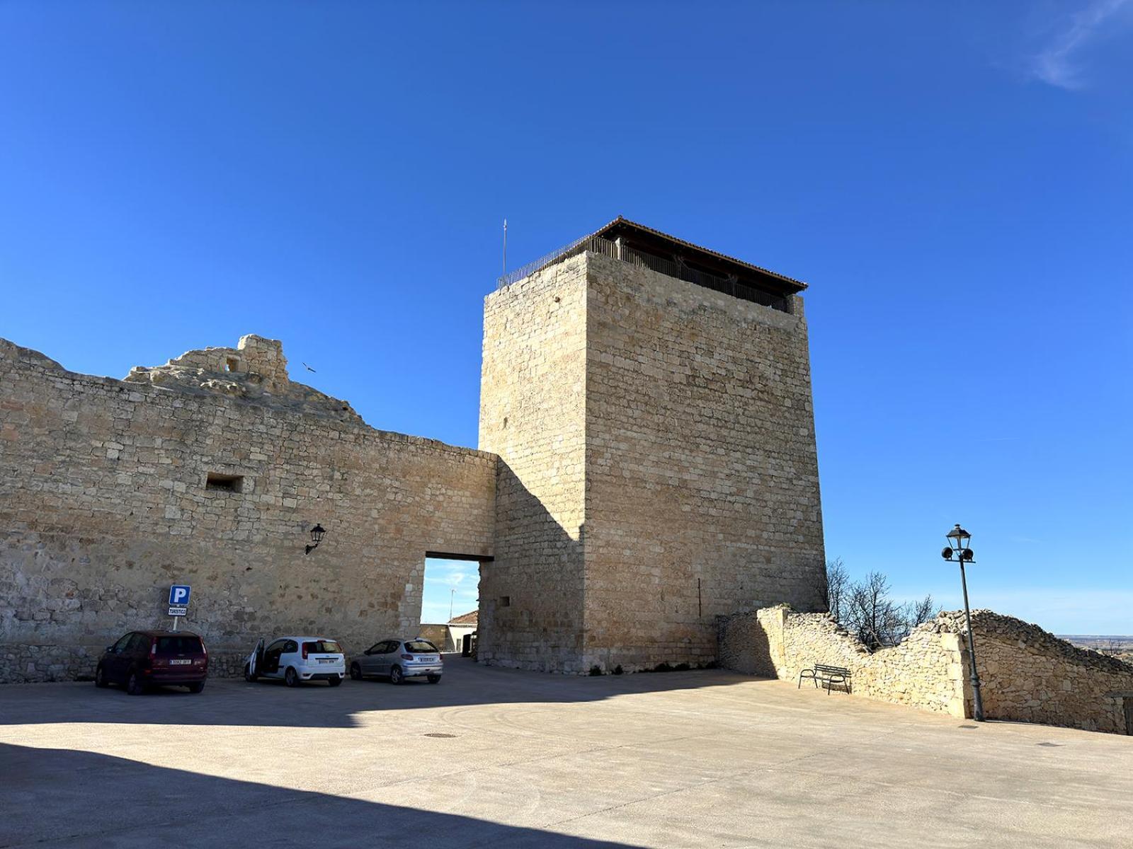 Muralla De *